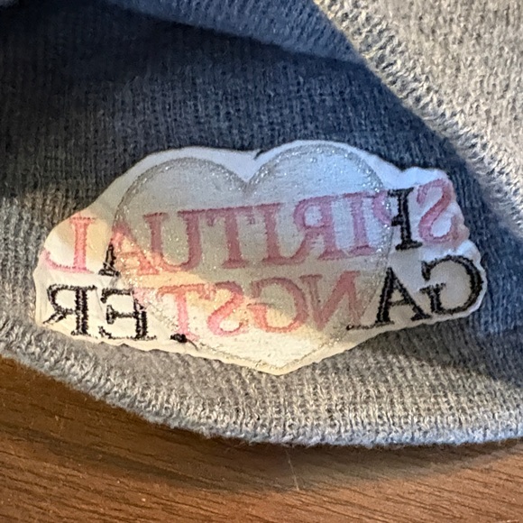 Spiritual Gangster Sparkly heart Patch by Apollo stretch ribbed soft knit Beanie - Picture 4 of 8